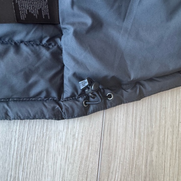 North Face Women's Black Classic Down Jacket.
Sz M EUC - Picture 10 of 16